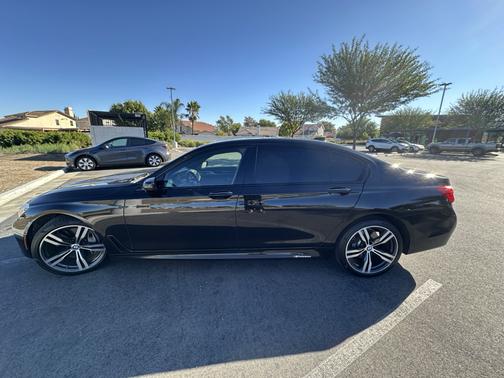 2018 BMW 750 i