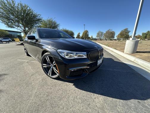 2018 BMW 750 i