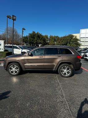 2018 Jeep Grand Cherokee Sterling Edition