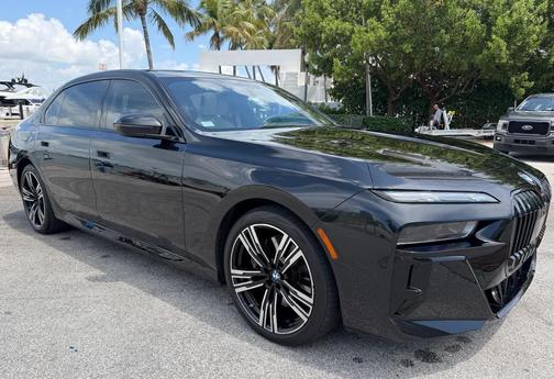Black 2023 BMW 760 i xDrive