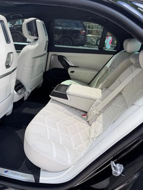 Black 2023 BMW 760 i xDrive