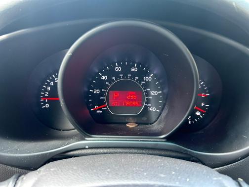 Silver 2015 Kia Soul Base