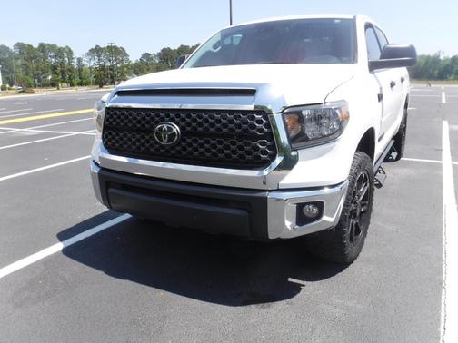 White 2021 Toyota Tundra SR5