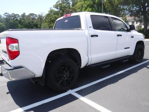 White 2021 Toyota Tundra SR5