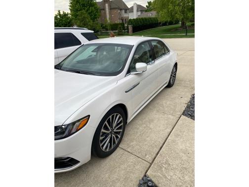 Photo 2 of 10 of 2018 Lincoln Continental Select
