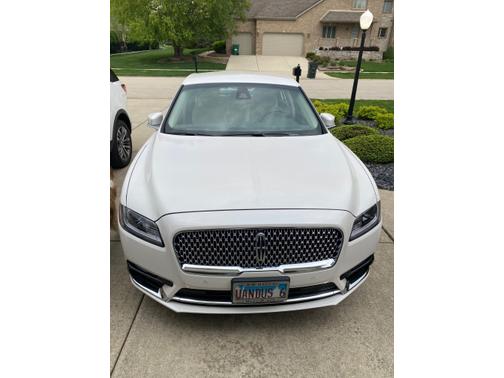 Photo 1 of 10 of 2018 Lincoln Continental Select
