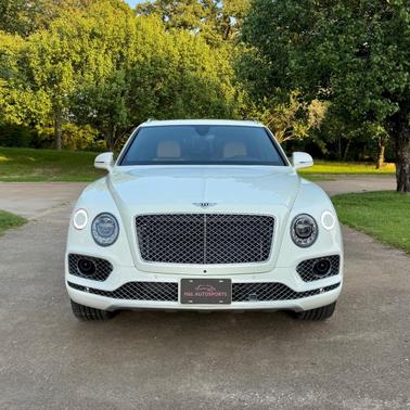 White 2017 Bentley Bentayga W12