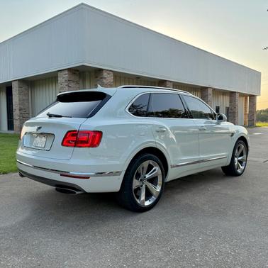 White 2017 Bentley Bentayga W12
