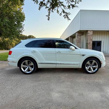 White 2017 Bentley Bentayga W12