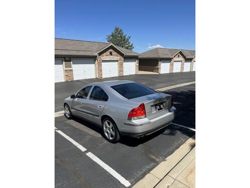 2004 Volvo S60 R
