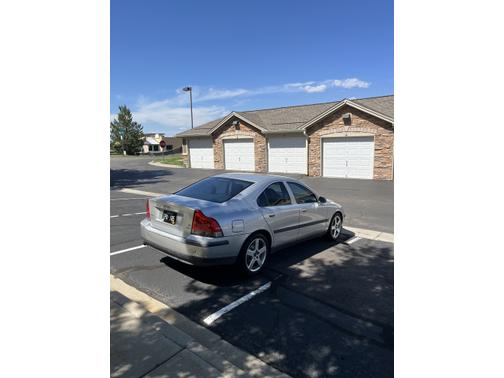 2004 Volvo S60 R