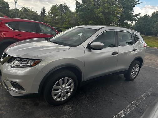 Silver 2016 Nissan Rogue S