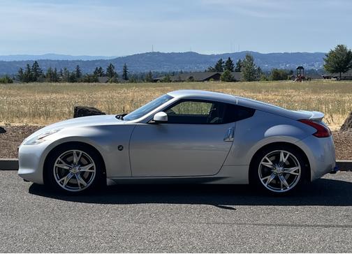 2009 Nissan 370Z Base