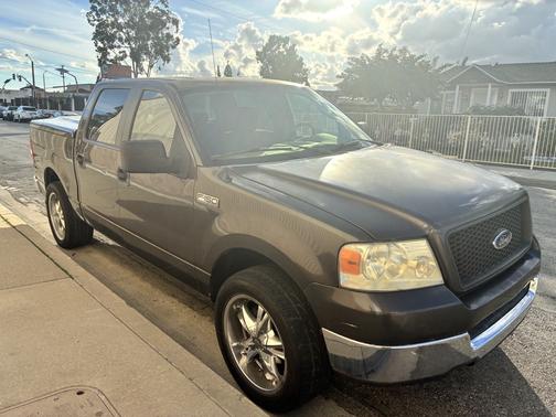 2005 Ford F-250 XLT Crew Cab Super Duty