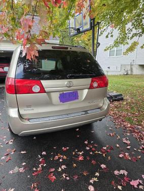 Beige 2006 Toyota Sienna LE