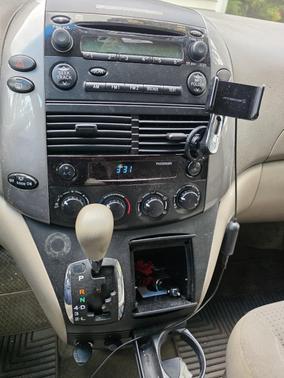 Beige 2006 Toyota Sienna LE