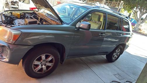 Green 2005 Toyota Highlander Limited
