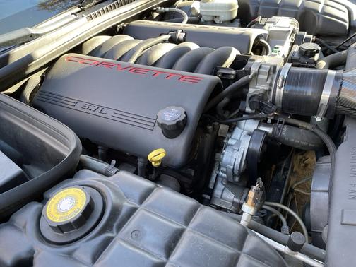 2004 Chevrolet Corvette Base