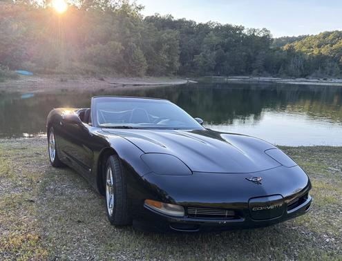 2004 Chevrolet Corvette Base