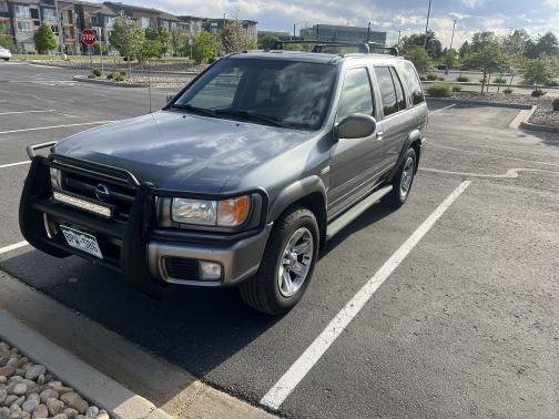 2004 Nissan Pathfinder LE Platinum