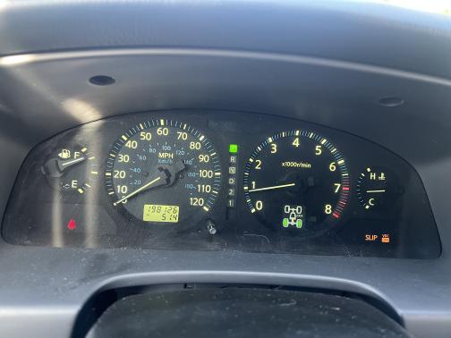 2004 Nissan Pathfinder LE Platinum