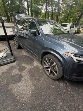2022 Volvo XC90 T6 Momentum