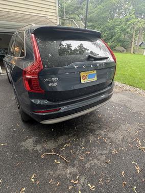 2022 Volvo XC90 T6 Momentum