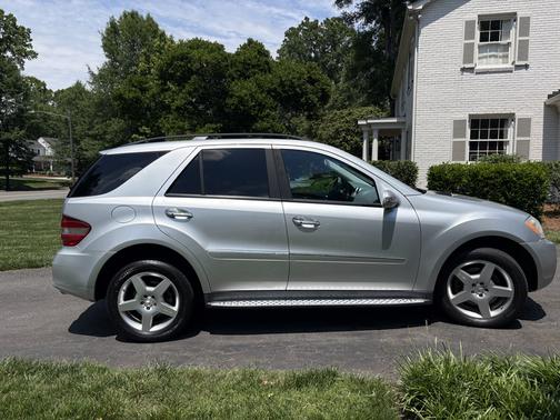 Silver 2008 Mercedes-Benz M-Class ML 550 4MATIC