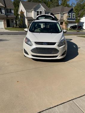 White 2017 Ford C-Max Energi Titanium