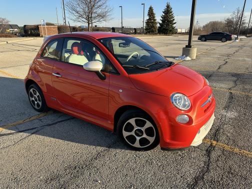 Photo 1 of 15 of 2013 FIAT 500e Battery Electric