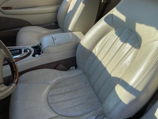 2005 Jaguar XK8 Base