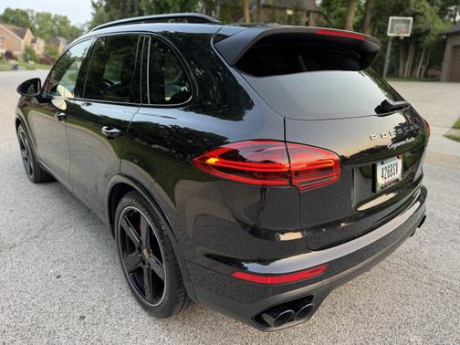 2018 Porsche Cayenne Turbo