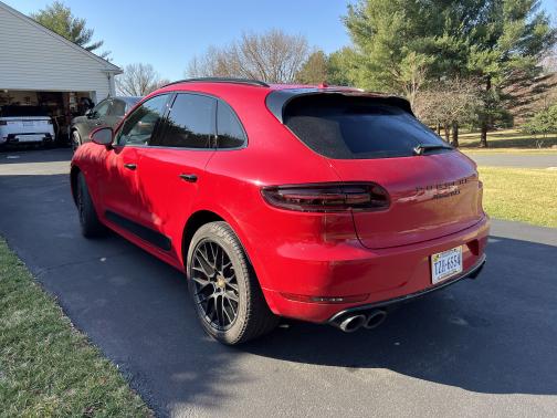 Photo 4 of 15 of 2018 Porsche Macan GTS