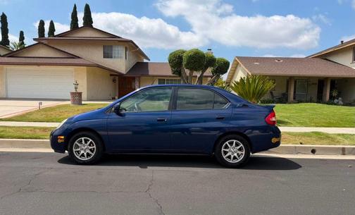 Blue 2002 Toyota Prius Base