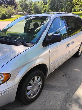 Gray 2006 Chrysler Town & Country Limited