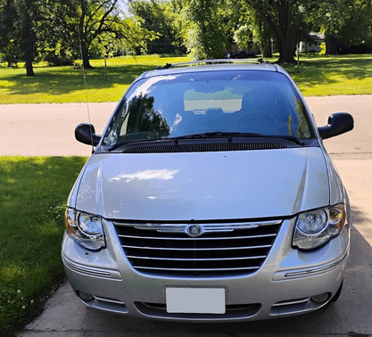 Gray 2006 Chrysler Town & Country Limited