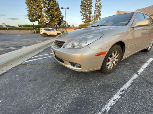 Gold 2002 Lexus ES 300 Base