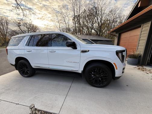 2025 GMC Yukon Elevation