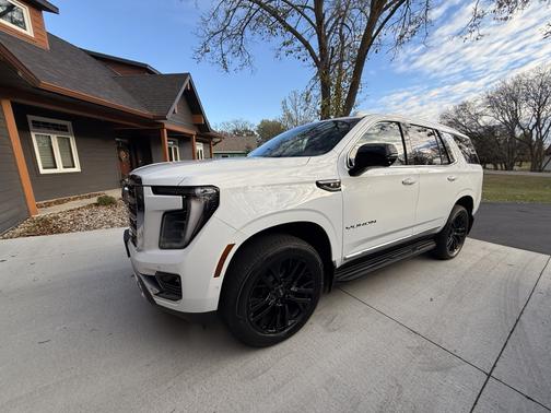 2025 GMC Yukon Elevation