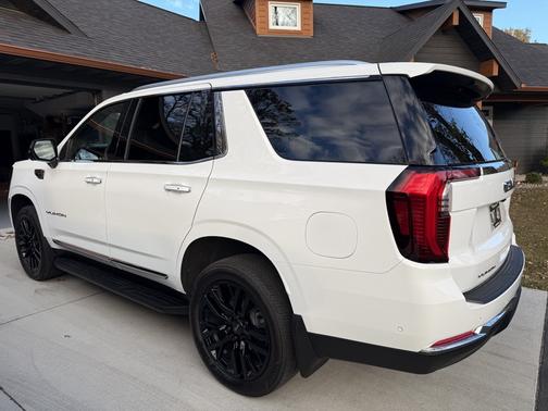 2025 GMC Yukon Elevation