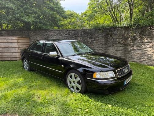 Black 2001 Audi S8 4.2 quattro