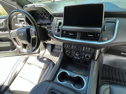 White 2021 Chevrolet Suburban RST