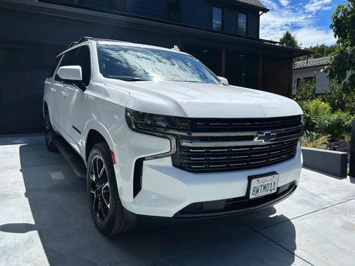 White 2021 Chevrolet Suburban RST