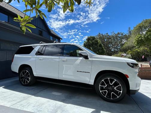 White 2021 Chevrolet Suburban RST