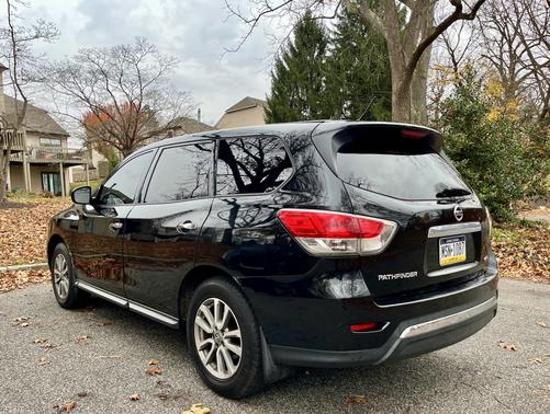 2014 Nissan Pathfinder S