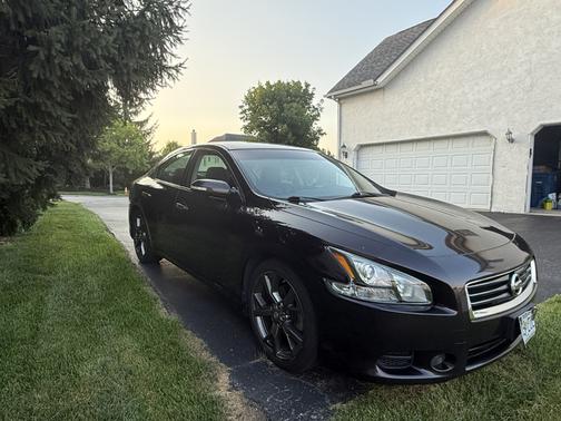 Black 2014 Nissan Maxima SV