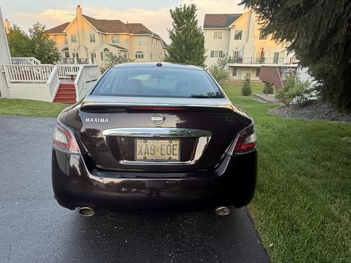 Black 2014 Nissan Maxima SV