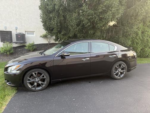 Black 2014 Nissan Maxima SV