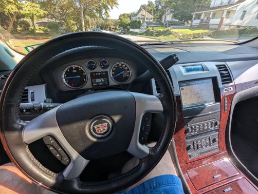 2011 Cadillac Escalade Luxury