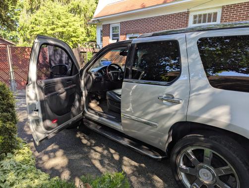 2011 Cadillac Escalade Luxury
